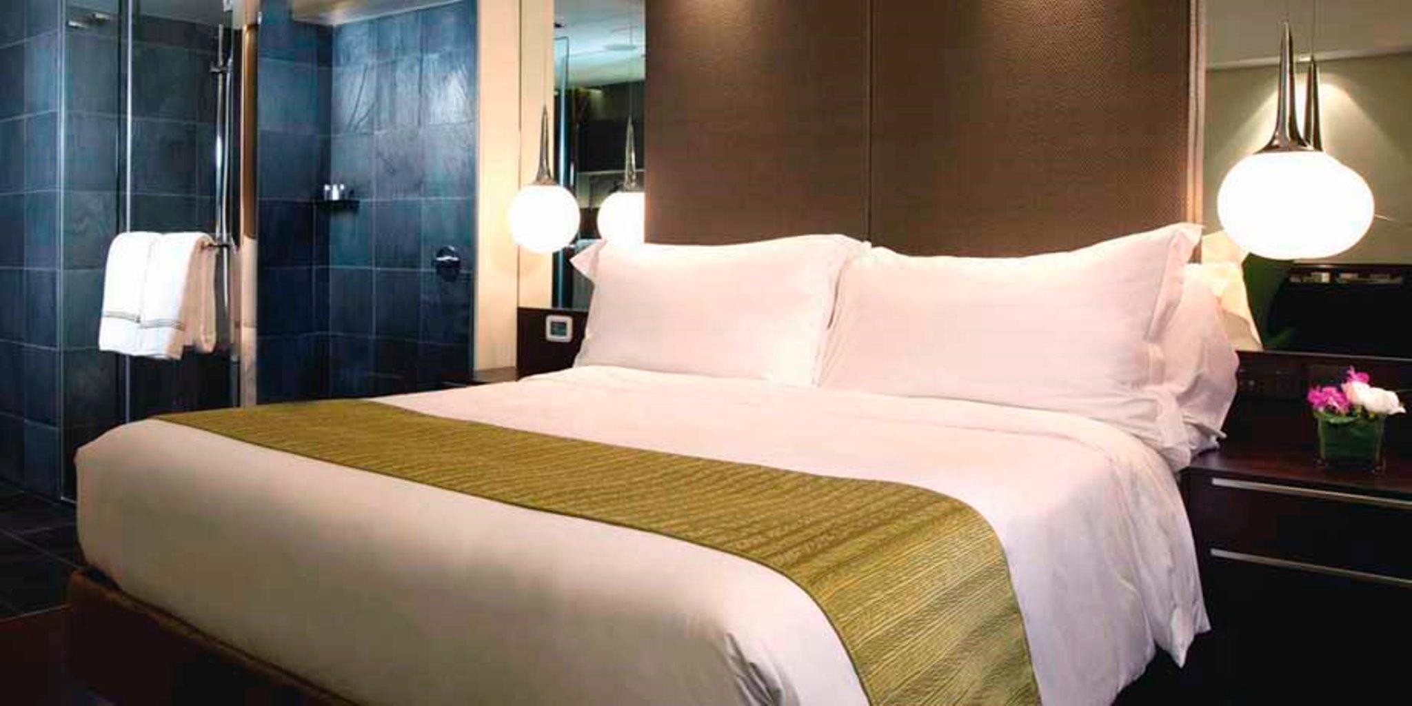 The Mira Hong Kong Hotell Eksteriør bilde A bed runner