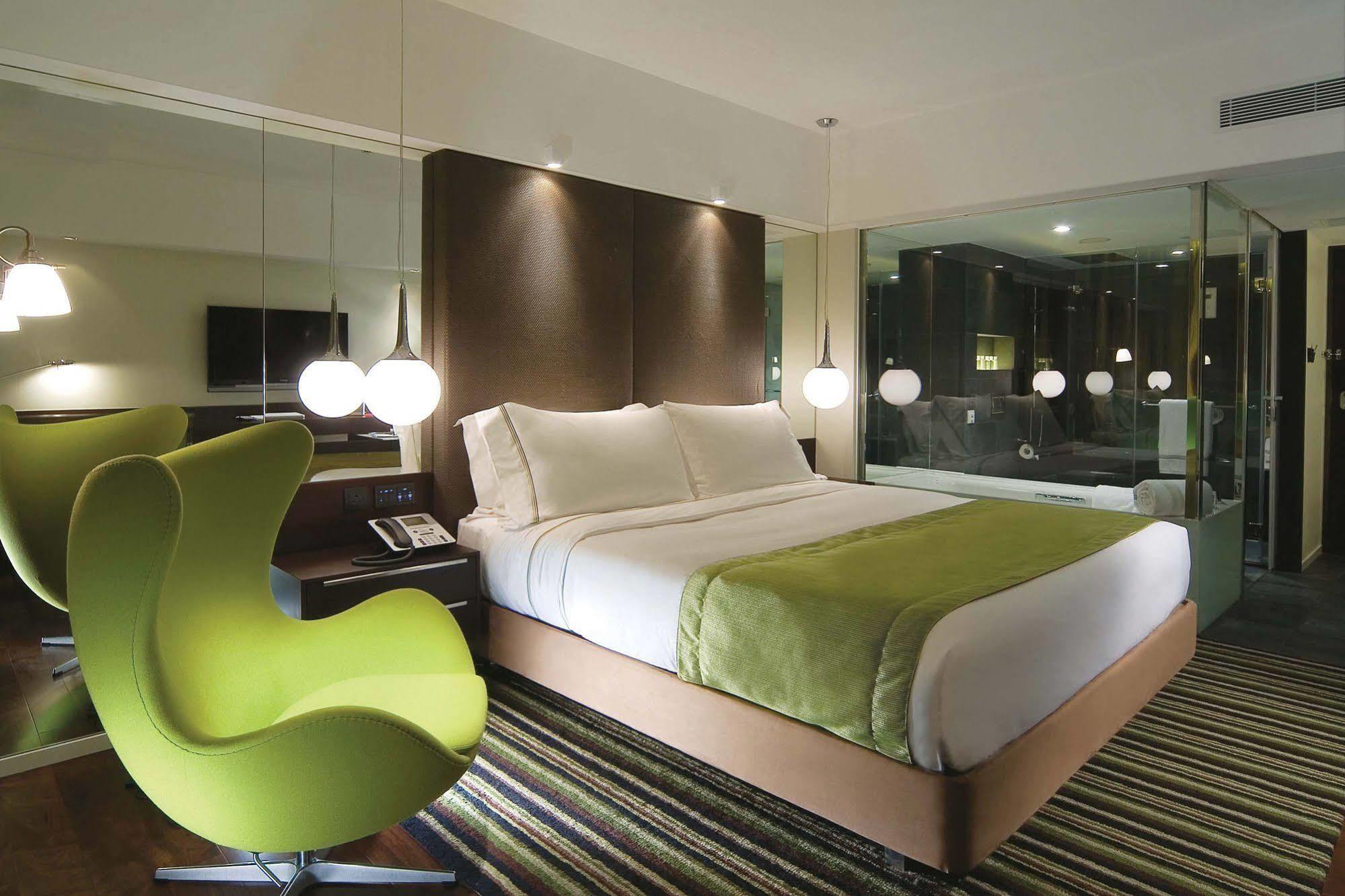 The Mira Hong Kong Hotell Rom bilde A room at the hotel